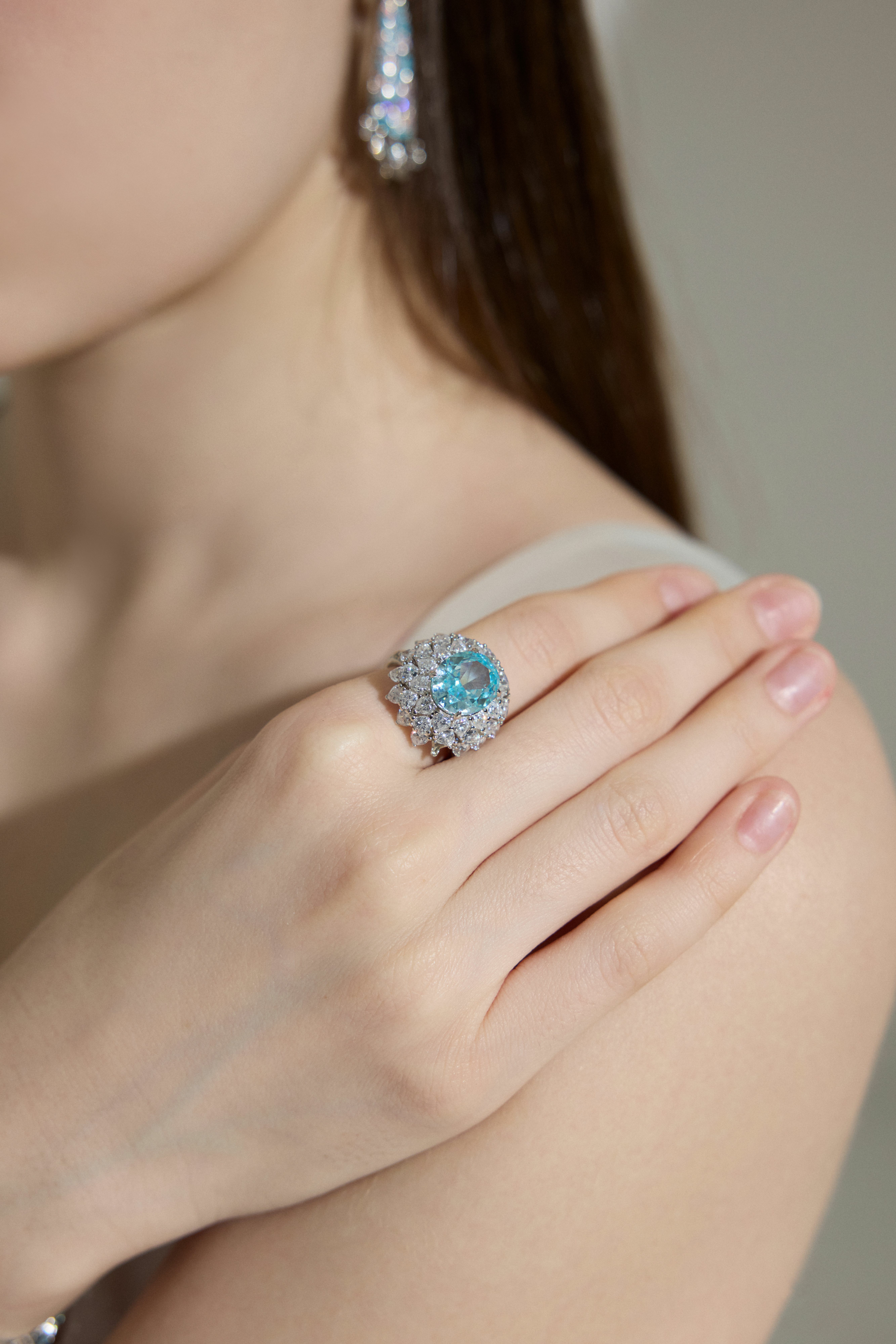 Luxury Oval Blue Halo Statement Ring