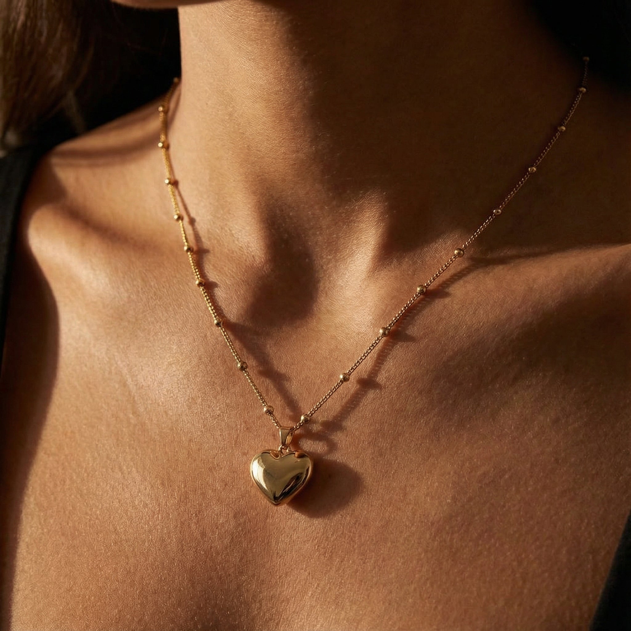 Minimalist Gold Heart Pendant Necklace