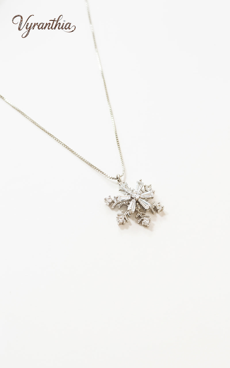 Vyranthia Snowflake Pendant Silver Waterproof Necklace