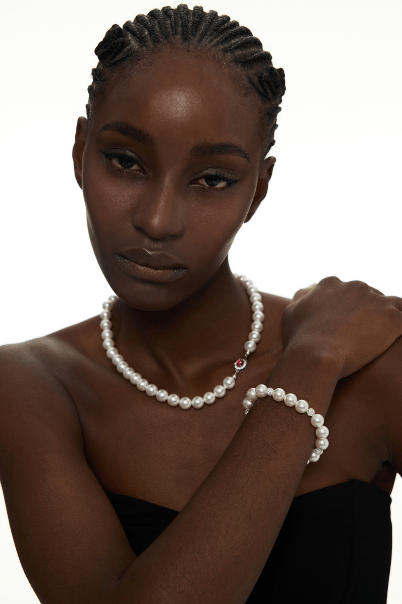 Vyranthia Pearl Necklace